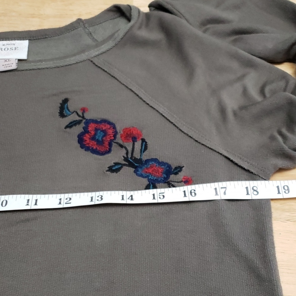 Knox Rose French Terry Floral Top - Picture 4 of 7